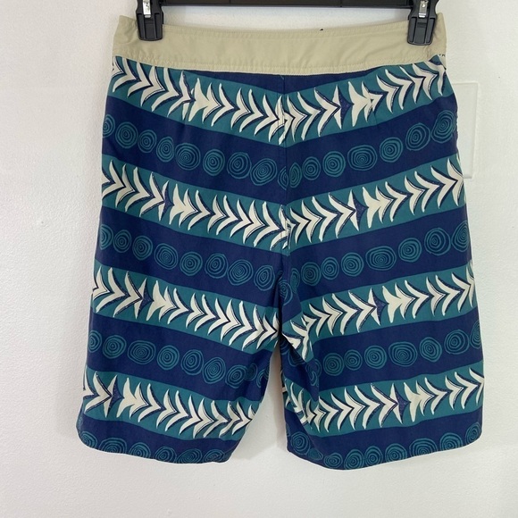 PATAGONIA Board Swim Shorts Size 32 M Wayfarer Geometric All Over Pattern 10” - Picture 2 of 10